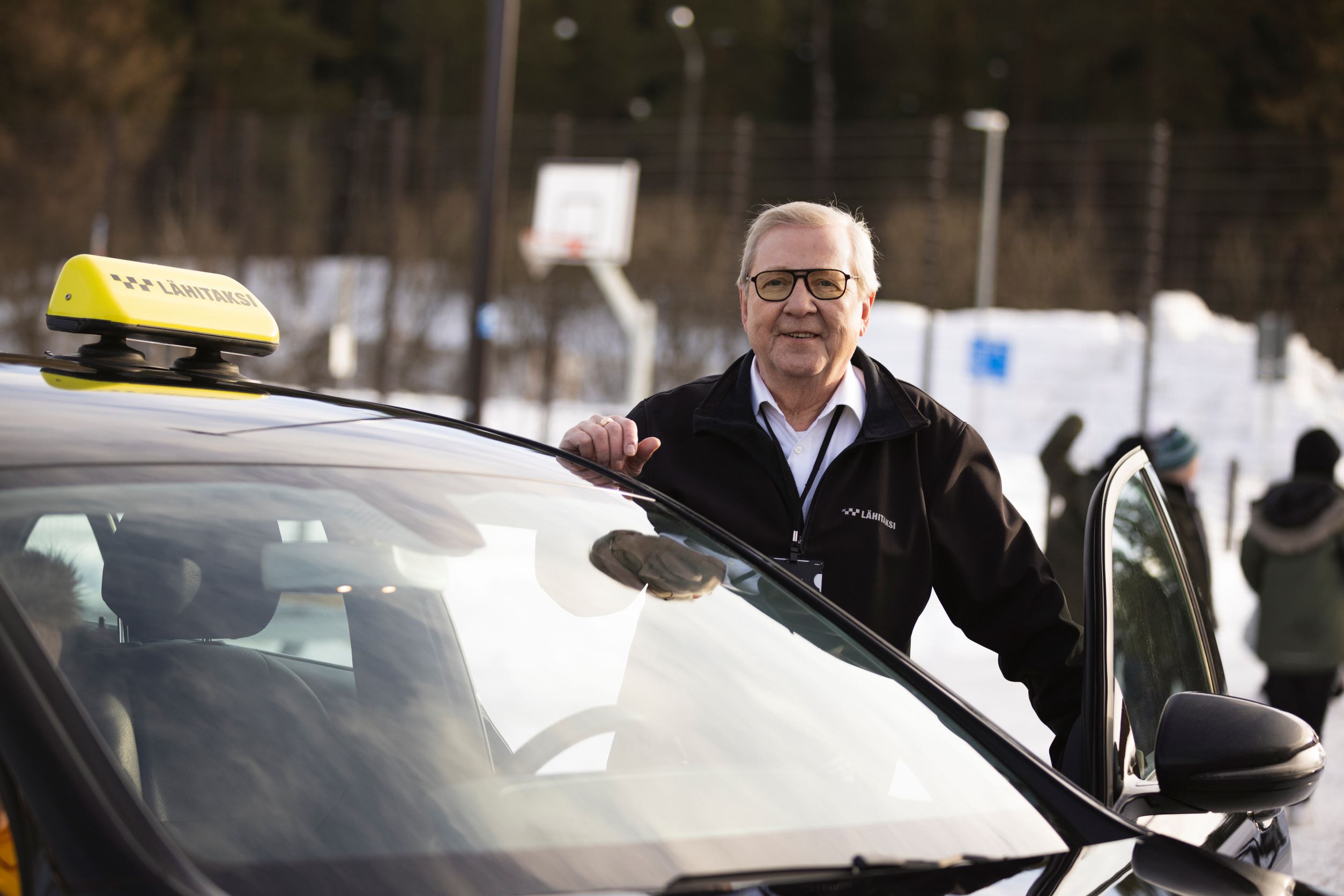 Lähitaksi palvelee, kulki bussi tai ei