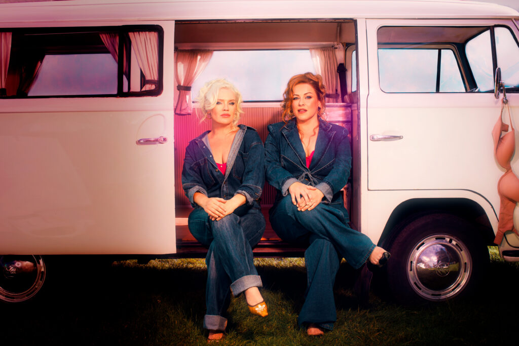 Lähitaksi on Nylon Beatin juhlavuoden 2026 virallinen taksi- ja pääyhteistyökumppani